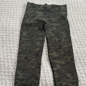 SPANX Look at me now High Waisted Camo Leggings